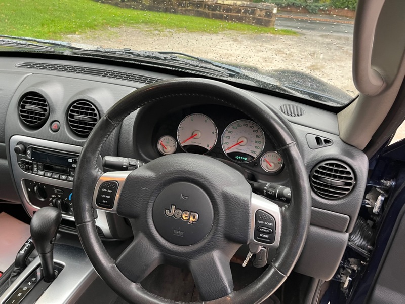 JEEP CHEROKEE