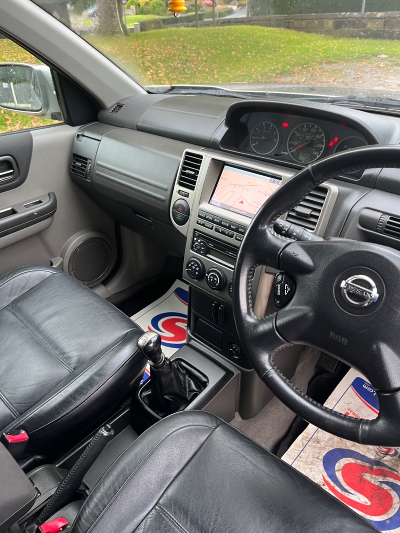 NISSAN X-TRAIL