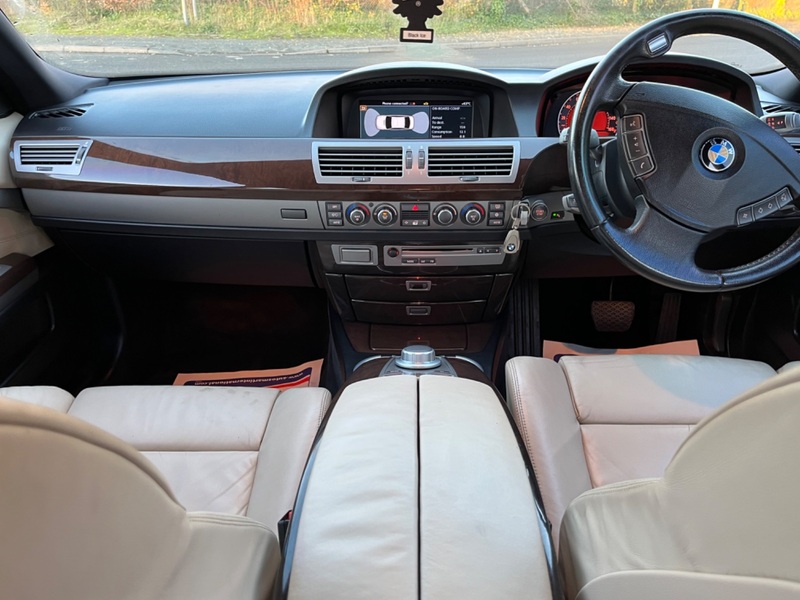 BMW 7 SERIES