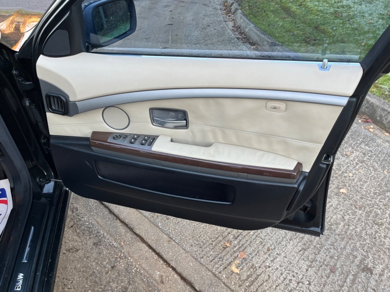 BMW 7 SERIES