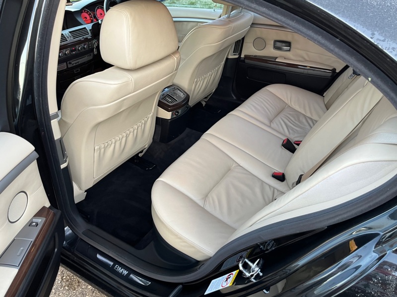 BMW 7 SERIES