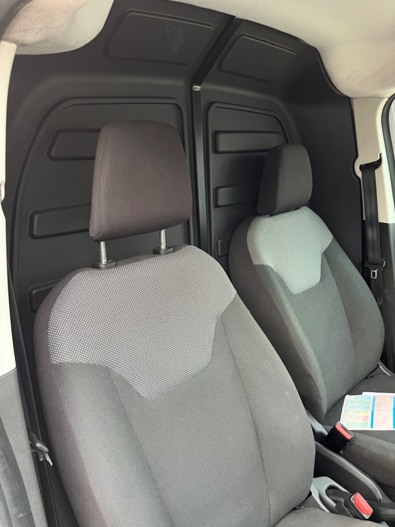 FORD TRANSIT COURIER