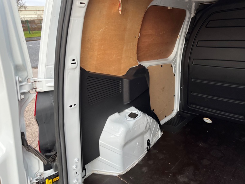 FORD TRANSIT COURIER