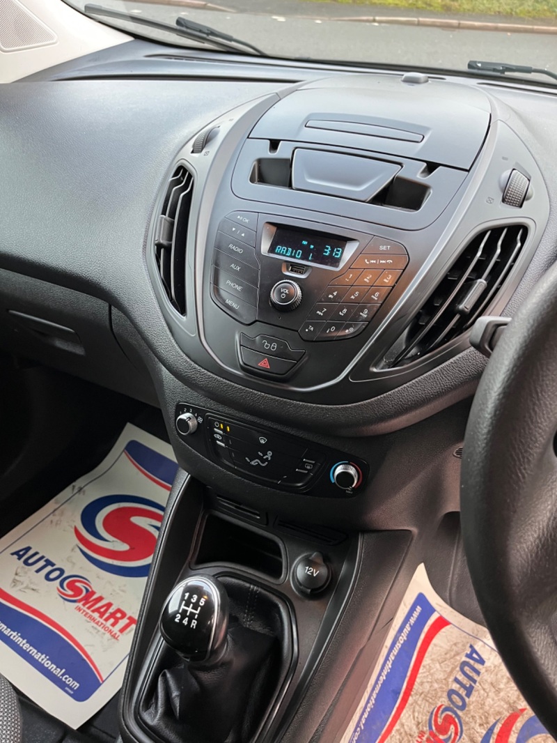 FORD TRANSIT COURIER