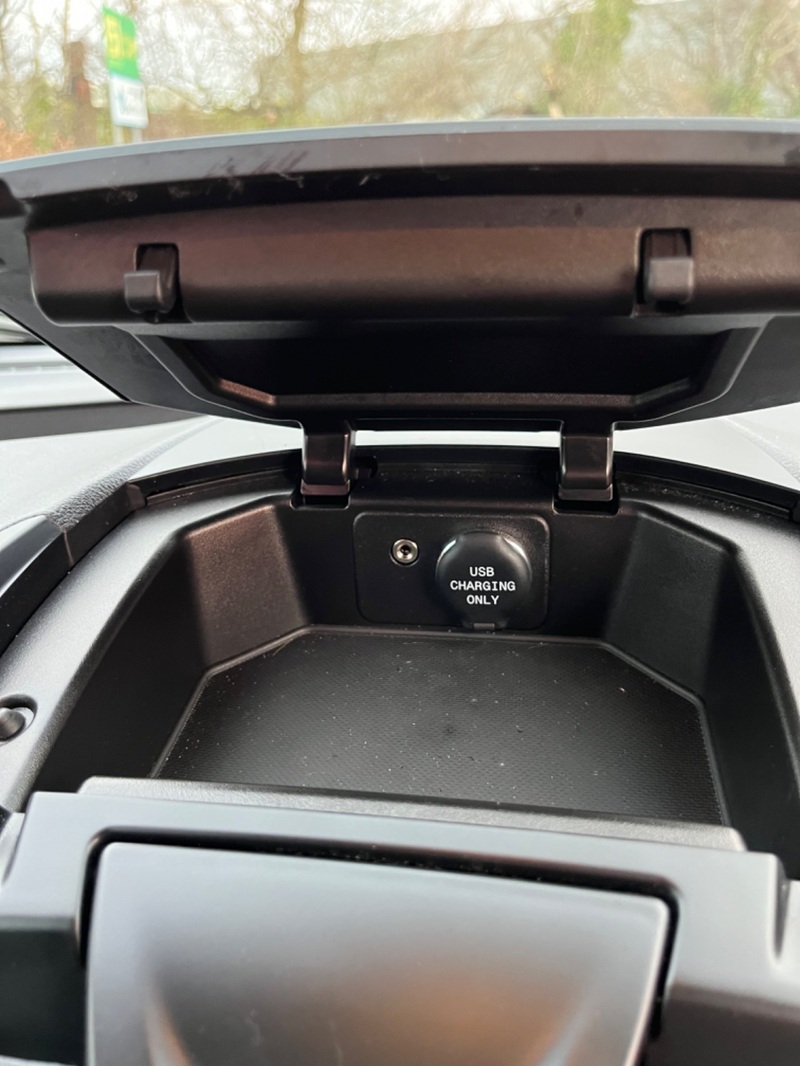 FORD TRANSIT COURIER