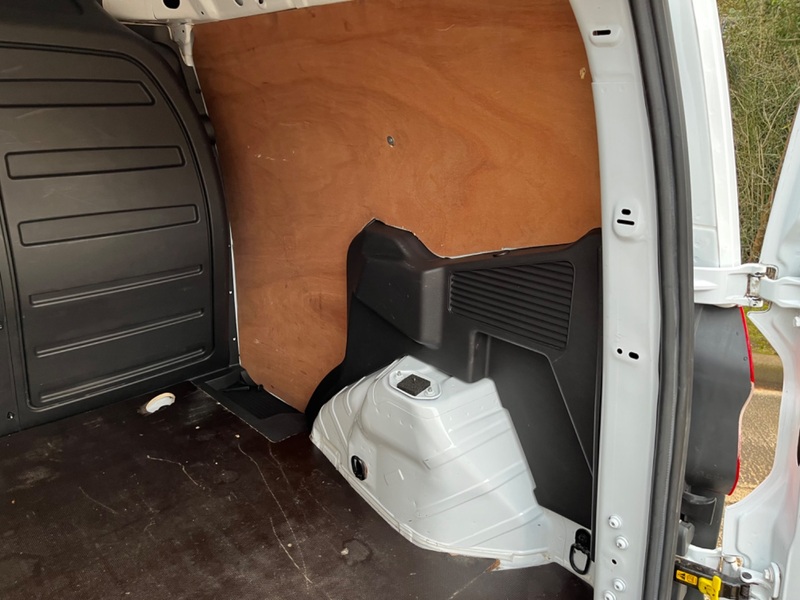 FORD TRANSIT COURIER
