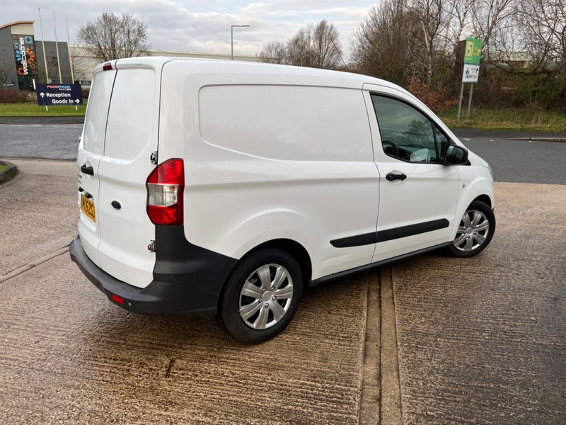 FORD TRANSIT COURIER