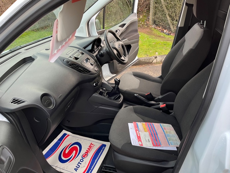 FORD TRANSIT COURIER