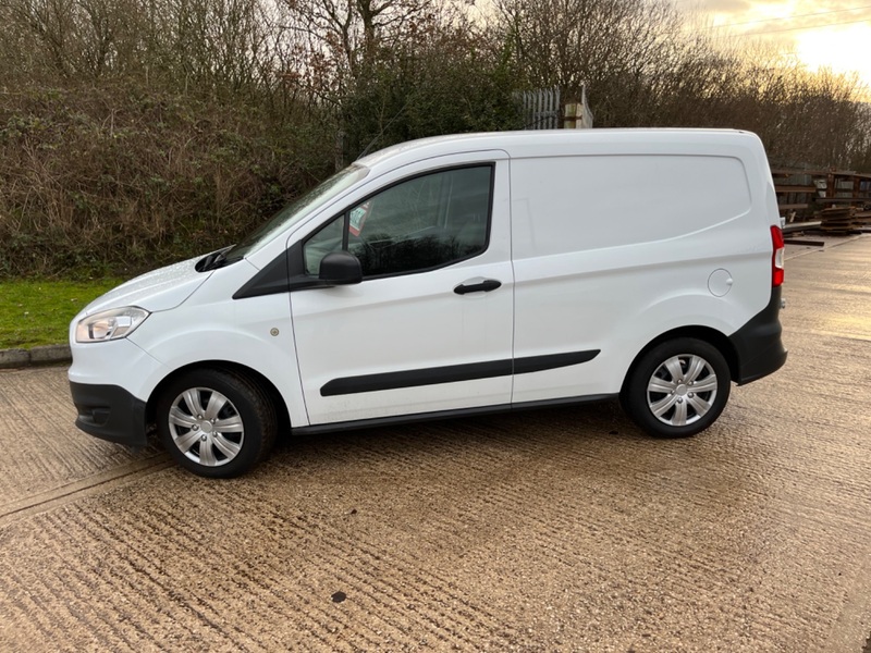 FORD TRANSIT COURIER