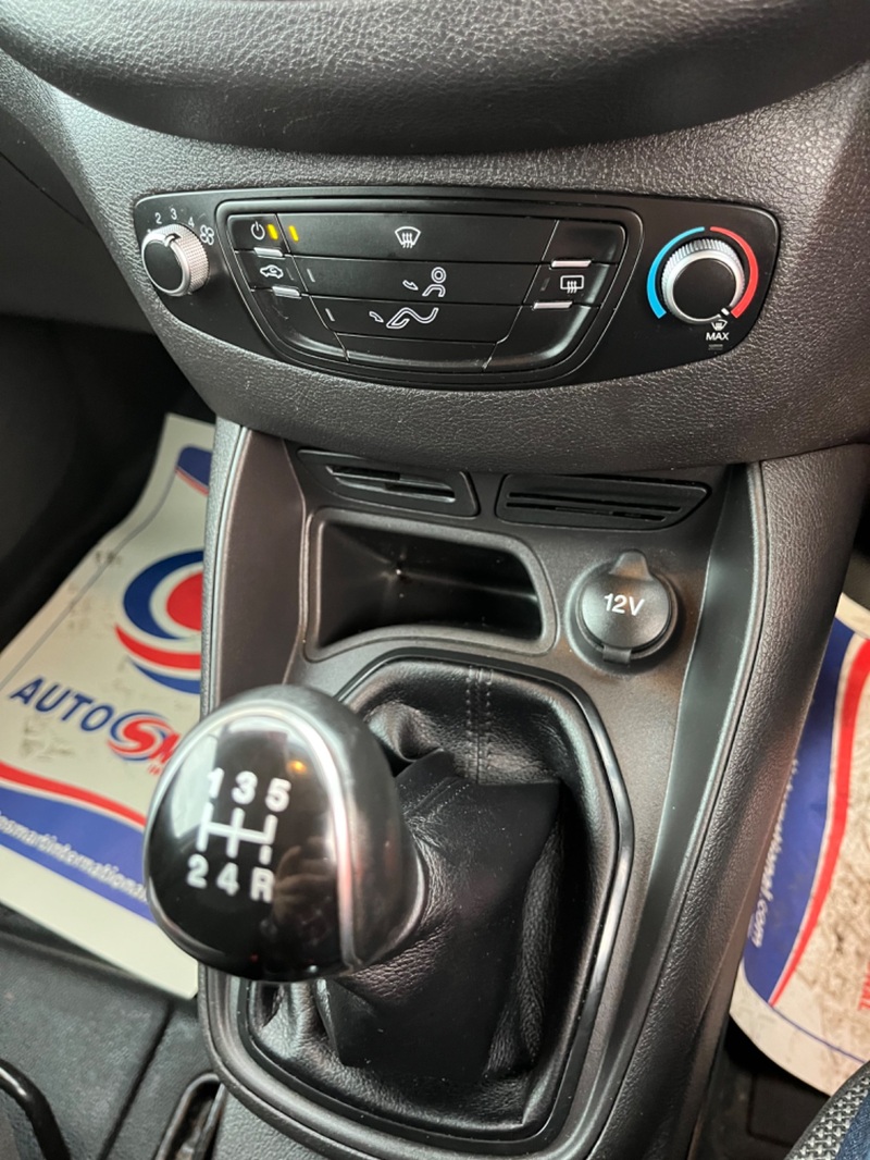 FORD TRANSIT COURIER