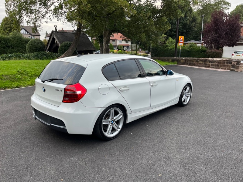 BMW 1 SERIES