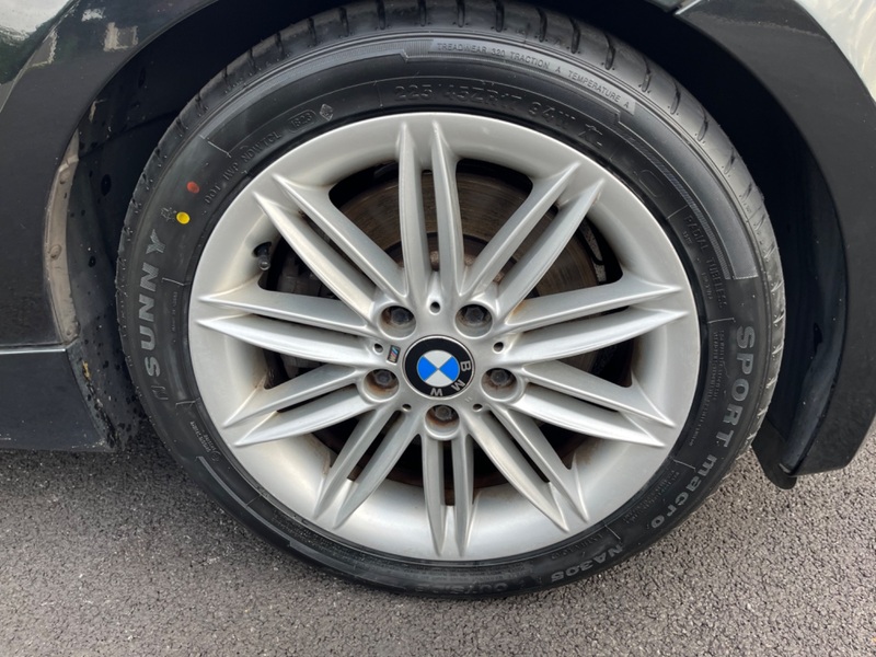 BMW 1 SERIES