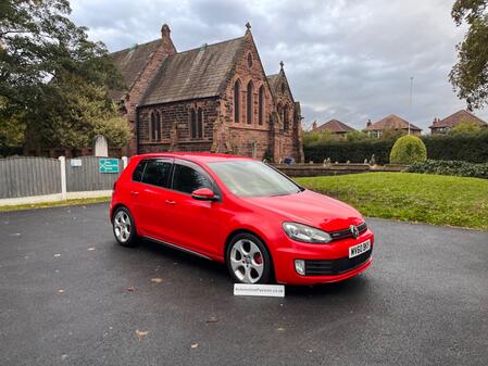 VOLKSWAGEN GOLF 2.0 TSI GTI